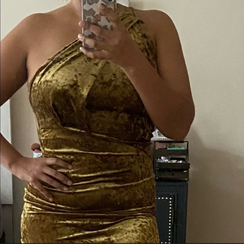Assymetricam Mermaid bottom golden velvet dress ✨